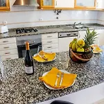 Casa Encosta Da Marina *